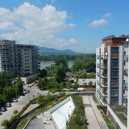 Imadnivalo Medences Hotellakas Szaunaval. Budapest Bagian luar foto