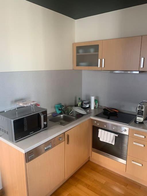 Imadnivalo Medences Hotellakas Szaunaval. Budapest Bagian luar foto